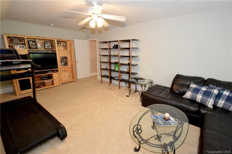 Property image 3 at 1912 Sycamore Creek Court, Charlotte, NC 28227