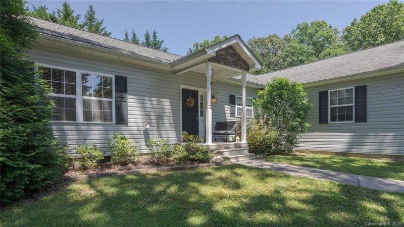 Property image 4 at 411 Wakefield Drive, Hendersonville, NC 28792