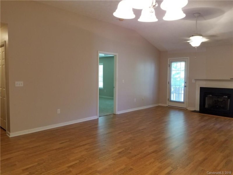 Property image 3 at 35 N Creekside Court, Hendersonville, NC 28791