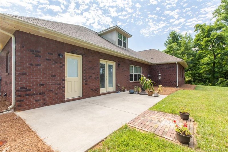 Property image 3 at 261 Mills Plantation Circle, Troutman, NC 28166