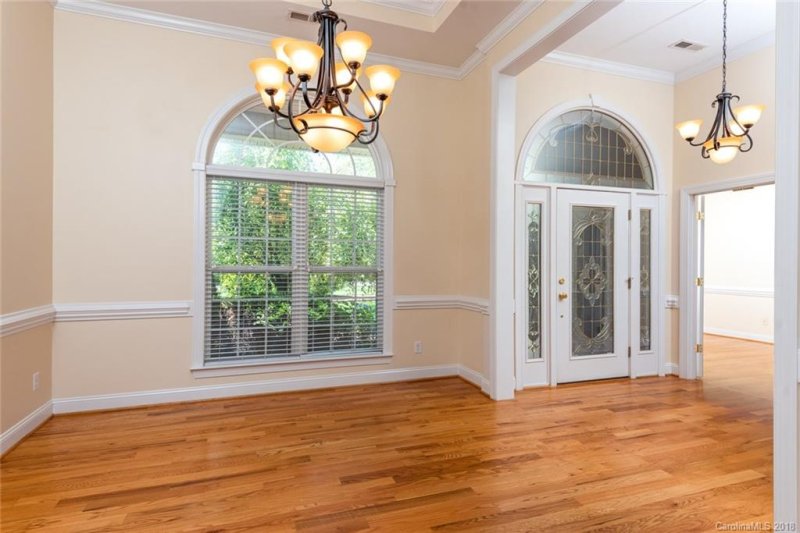 Property image 4 at 9814 Arlington Oaks Drive, Charlotte, NC 28227