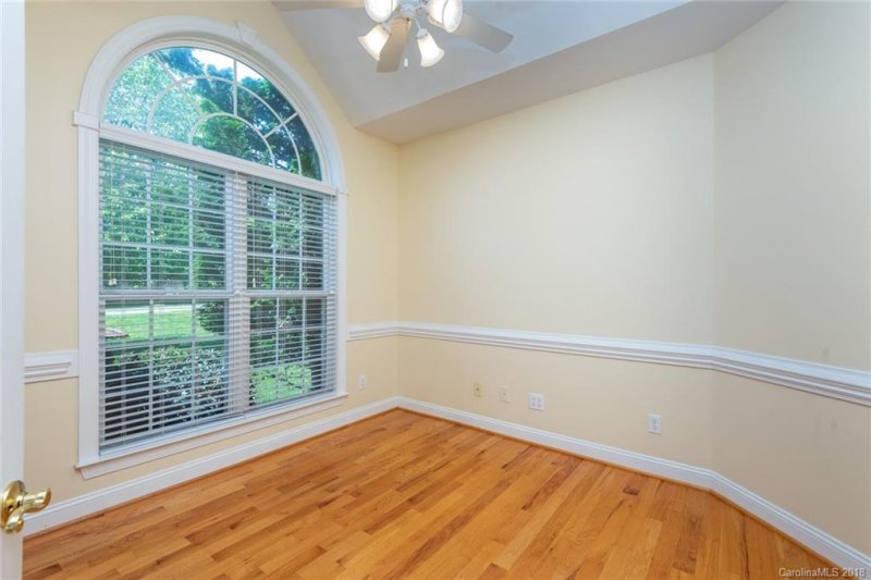 Property image 5 at 9814 Arlington Oaks Drive, Charlotte, NC 28227