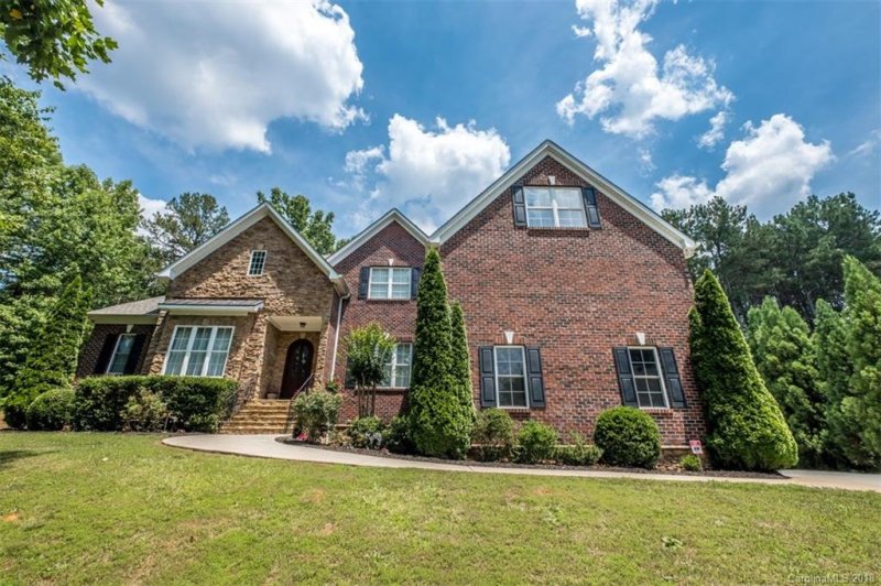 Property image 5 at 143 Whispering Cove Court, Mooresville, NC 28117