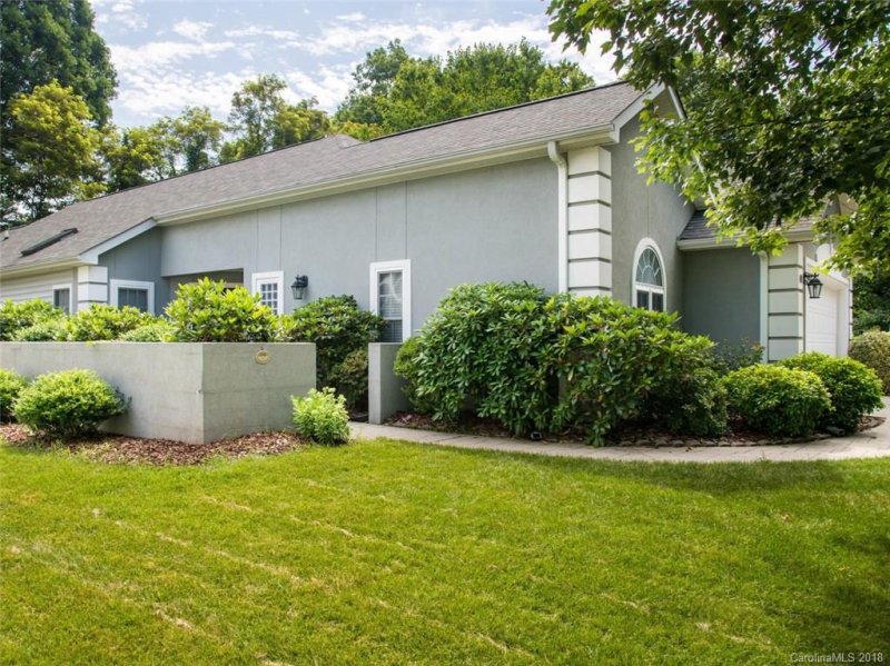 Property image 2 at 69 Stonebridge Drive, Asheville, NC 28805