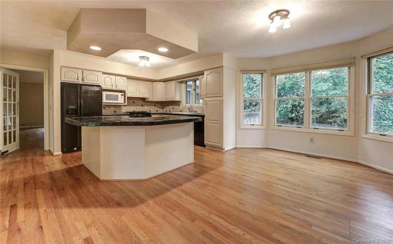 Property image 3 at 2000 Mountain Ash Circle, Hendersonville, NC 28739