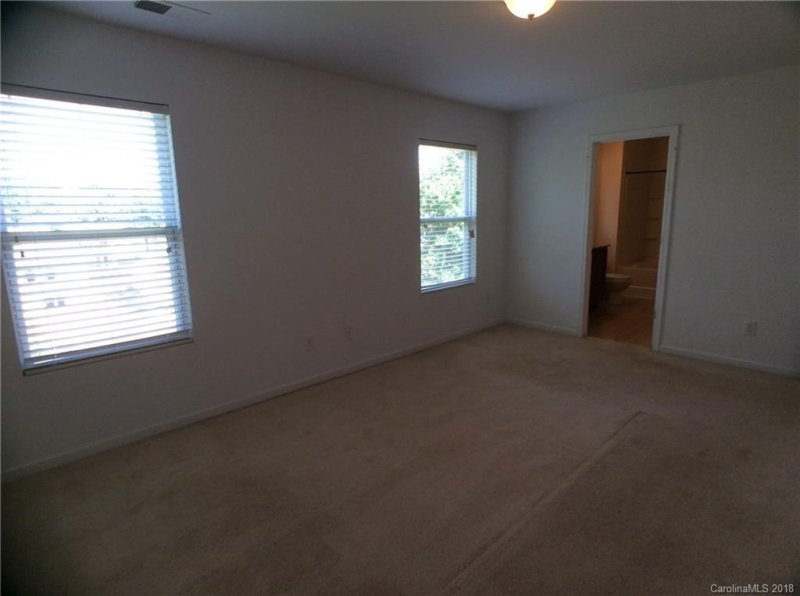 Property image 3 at 1404 Henry David Court, Charlotte, NC 28214