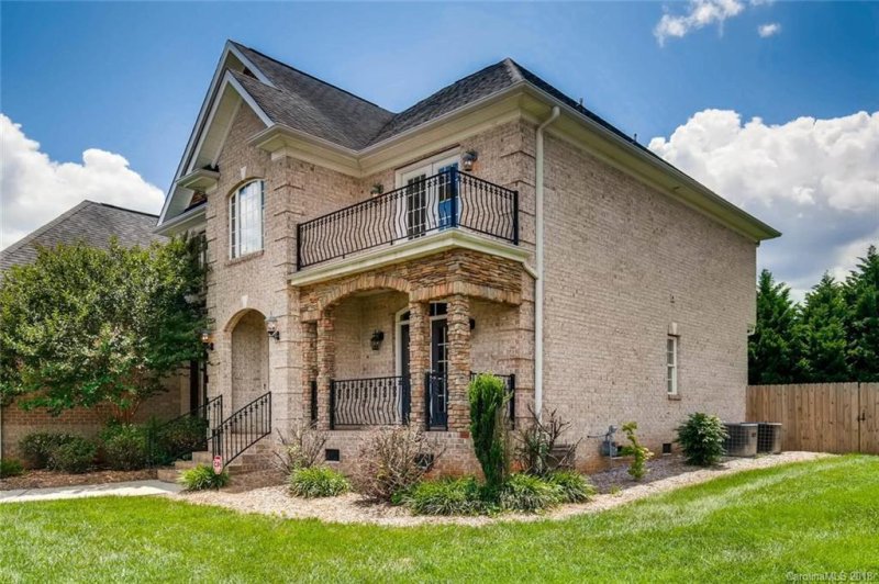 Property image 2 at 124 Daniel Efird Drive, Mount Holly, NC 28120