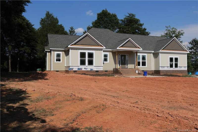 Property image 3 at 5252 Ridge Lane Circle, Sherrills Ford, NC 28673