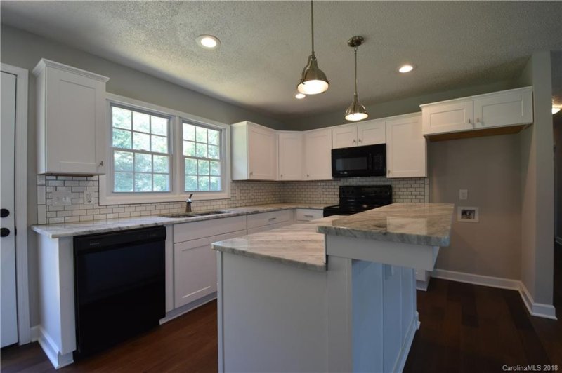 Property image 2 at 219 Adams Street, Statesville, NC 28677