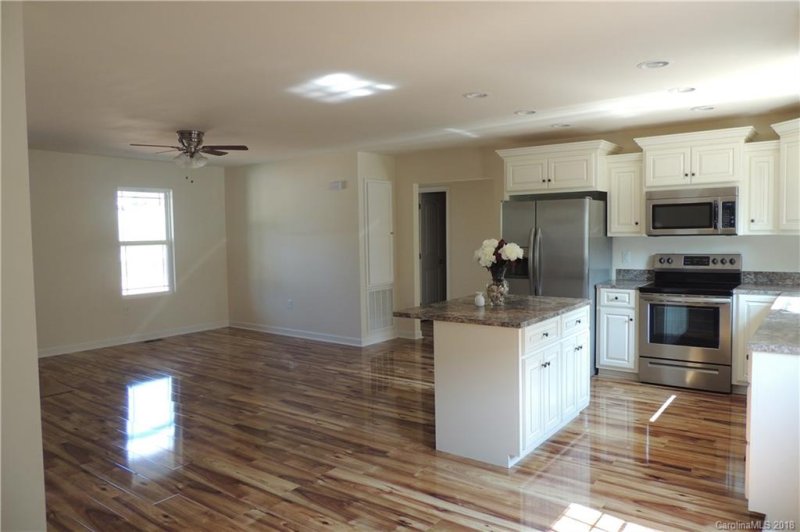 Property image 3 at 1053 Creekside Drive, Lincolnton, NC 28092