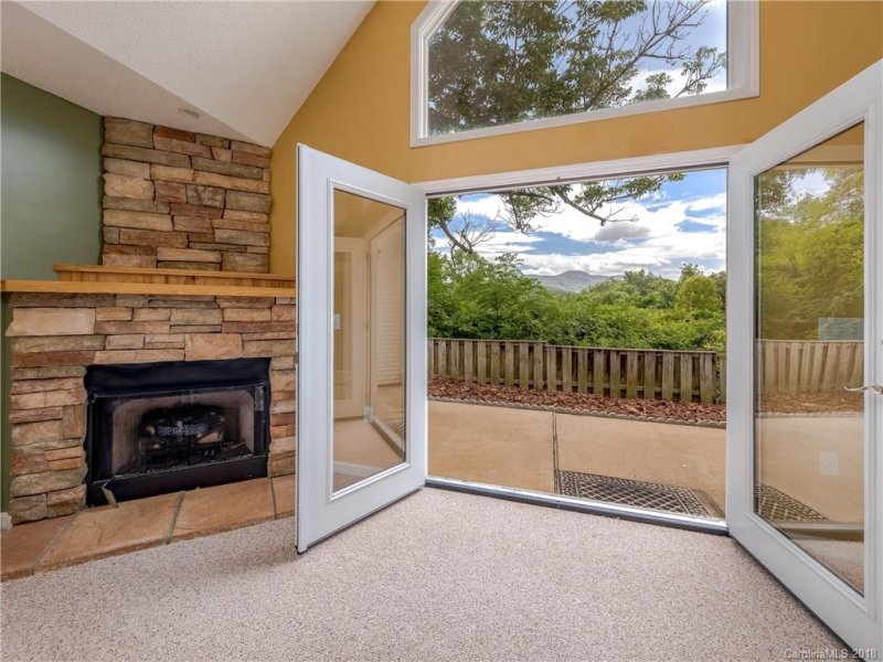 Property image 4 at 37 Honeycomb Circle, Swannanoa, NC 28778