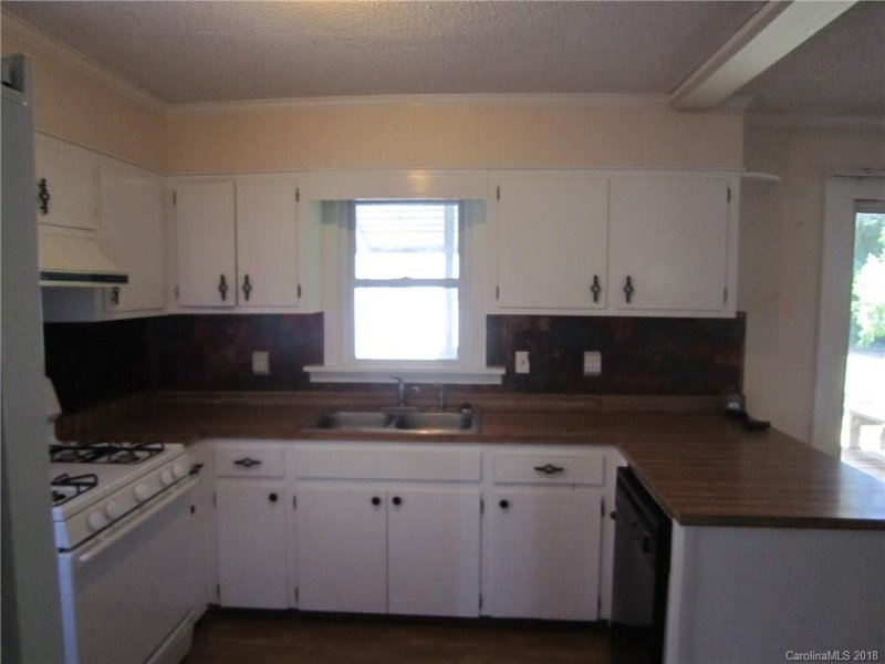 Property image 2 at 506 Telegraph Drive, Gastonia, NC 28056