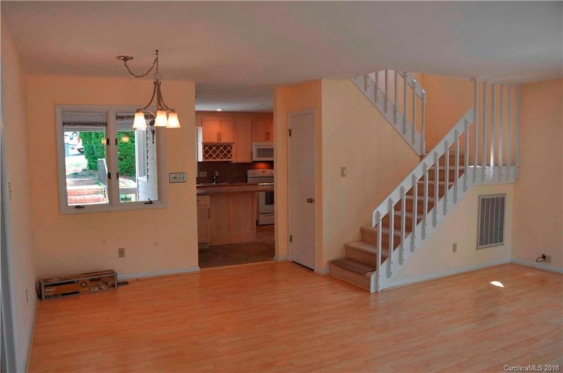 Property image 4 at 4 Lynx Drive, Black Mountain, NC 28711