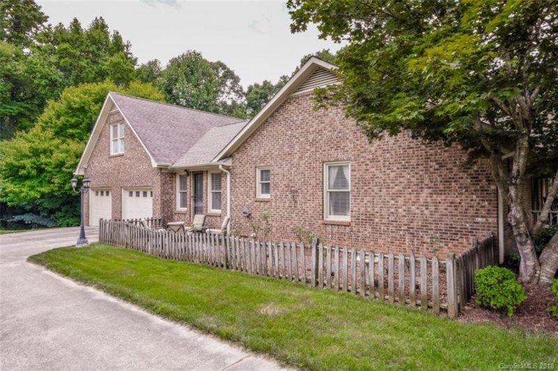 Property image 4 at 7624 Deer Track Drive, Denver, NC 28037