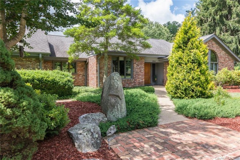 Property image 2 at 2000 Plum Tree Lane, Hendersonville, NC 28739