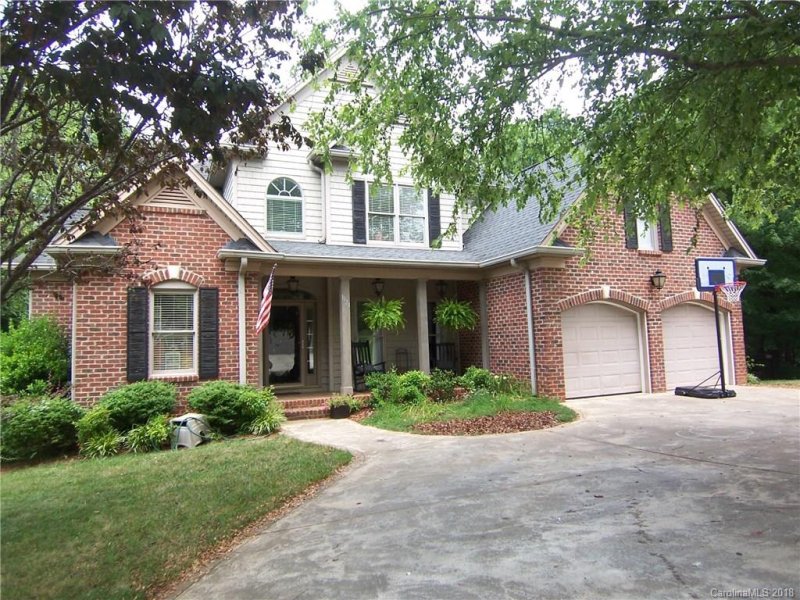 1323 Moonshadow Lane