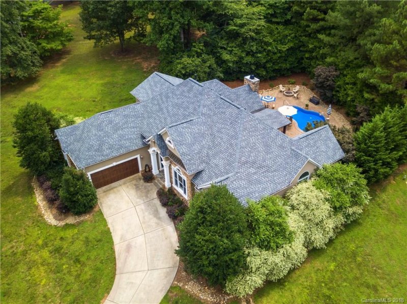 Property image 2 at 4914 Mountain Point Lane, Charlotte, NC 28216