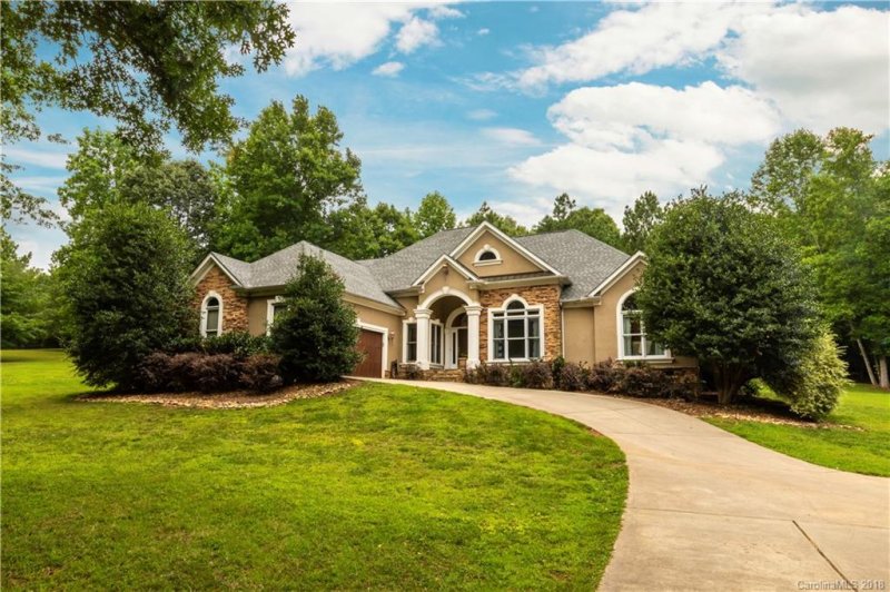 Property image 5 at 4914 Mountain Point Lane, Charlotte, NC 28216