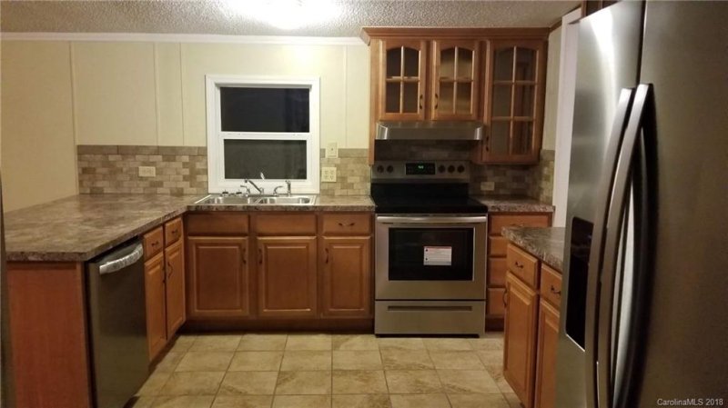 Property image 4 at 2904 Burnt Leaf Lane, Newton, NC 28658