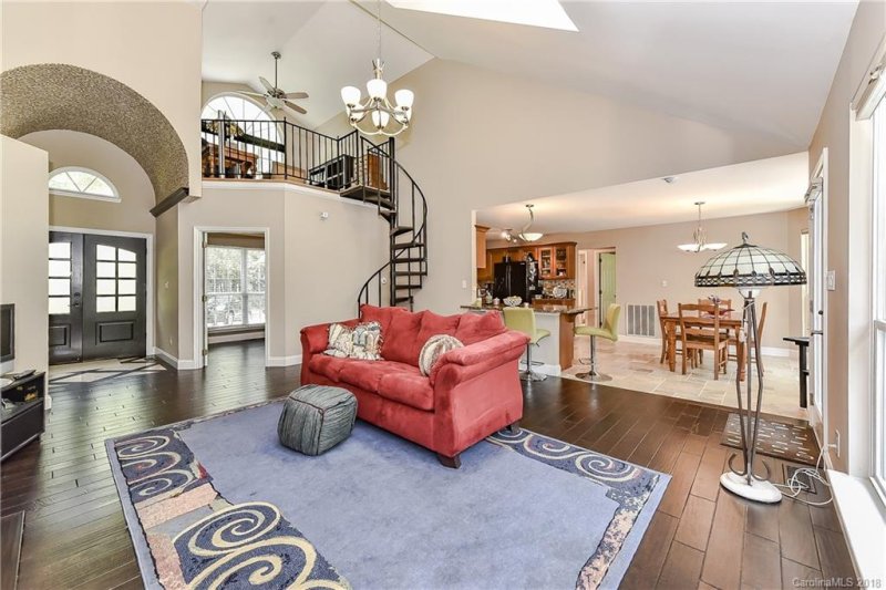 Property image 5 at 5707 Mountain Point Lane, Charlotte, NC 28216