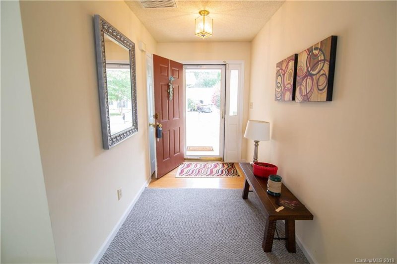 Property image 3 at 10109 Fairlea Drive, Charlotte, NC 28269