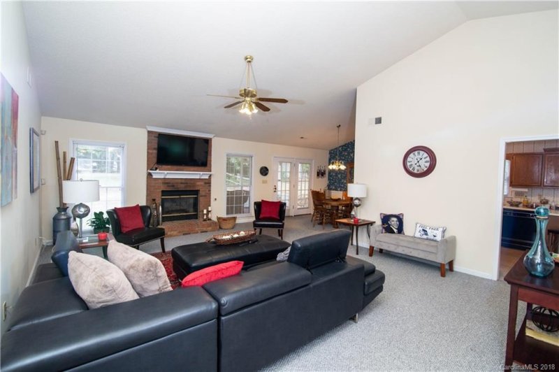 Property image 4 at 10109 Fairlea Drive, Charlotte, NC 28269