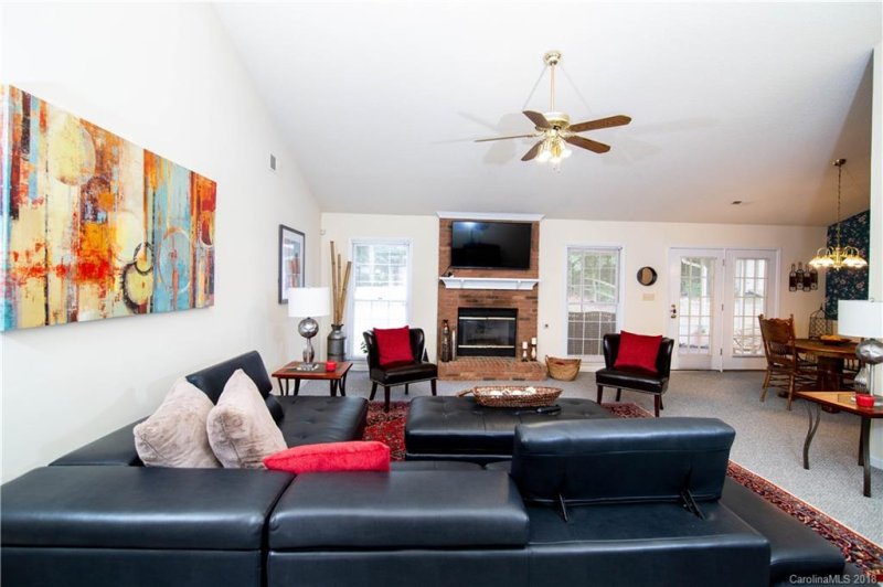 Property image 5 at 10109 Fairlea Drive, Charlotte, NC 28269