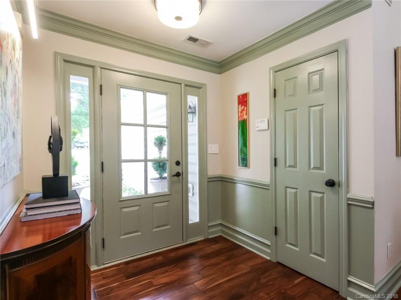 Property image 2 at 2727 Foxwood Road, Charlotte, NC 28226