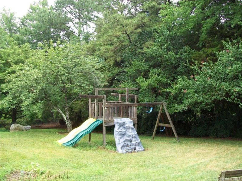 Property image 2 at 4401 Creemore Drive, Charlotte, NC 28213