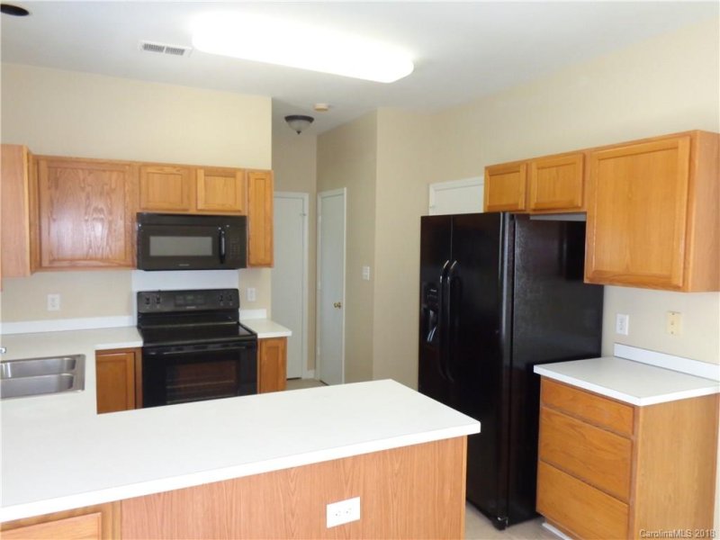 Property image 5 at 13220 Lampmeade Lane, Charlotte, NC 28273