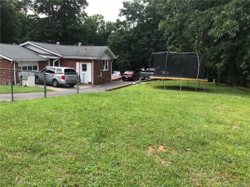 Property image 3 at 706 Merridale Drive, Charlotte, NC 28214