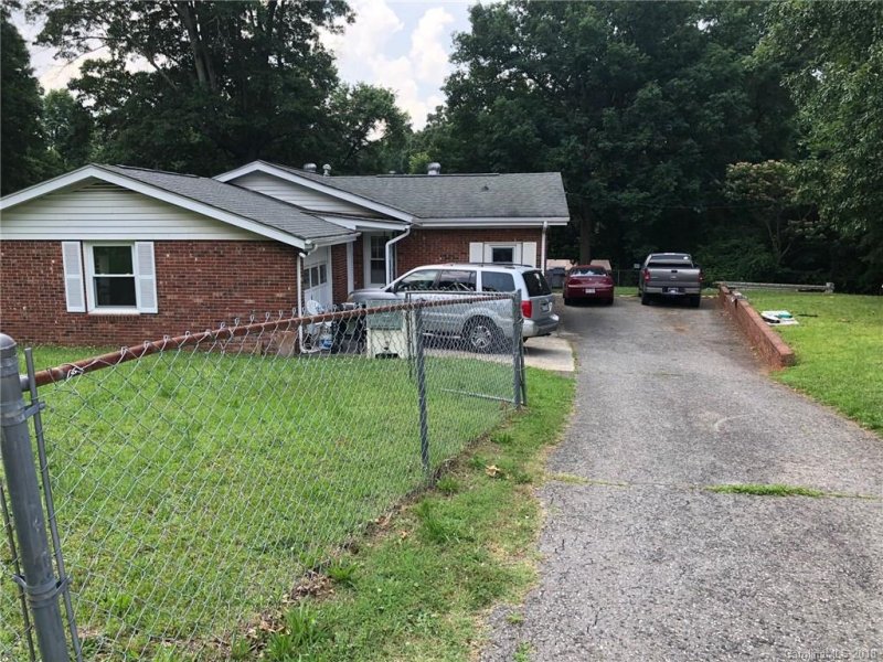 Property image 5 at 706 Merridale Drive, Charlotte, NC 28214