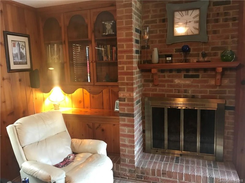 Property image 3 at 402 N Hawthorne Street, Mount Holly, NC 28120