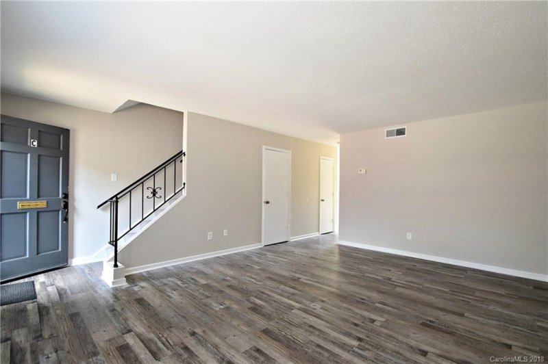 Property image 3 at 1840 Progress Lane, Charlotte, NC 28205