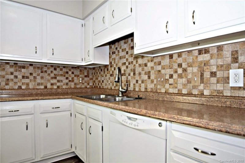 Property image 4 at 1840 Progress Lane, Charlotte, NC 28205