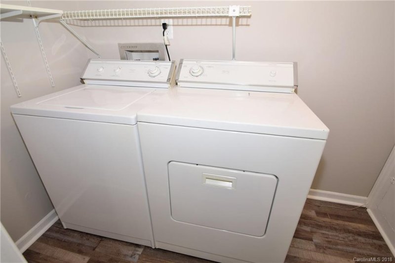 Property image 5 at 1840 Progress Lane, Charlotte, NC 28205