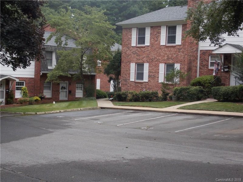 Property image 3 at 1411 Kensington Road, Hendersonville, NC 28791