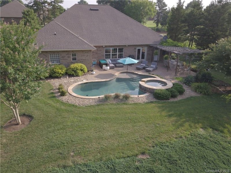 Property image 4 at 205 Mills Plantation Circle, Troutman, NC 28166