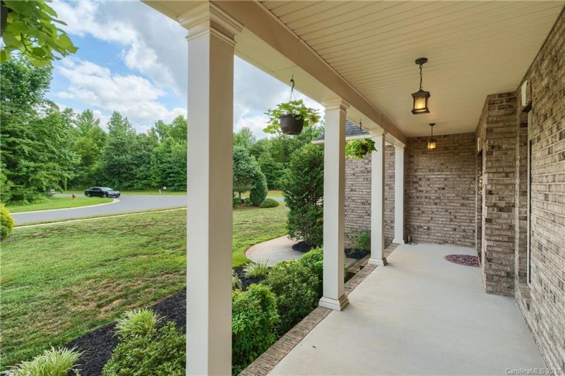 Property image 3 at 132 Coral Rutledge Drive, Mount Holly, NC 28120