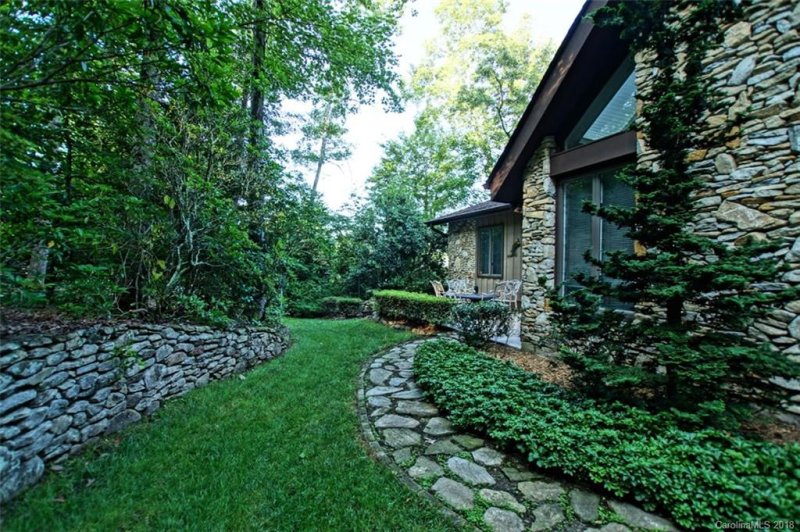 Property image 4 at 128 Larchmont Drive, Hendersonville, NC 28791