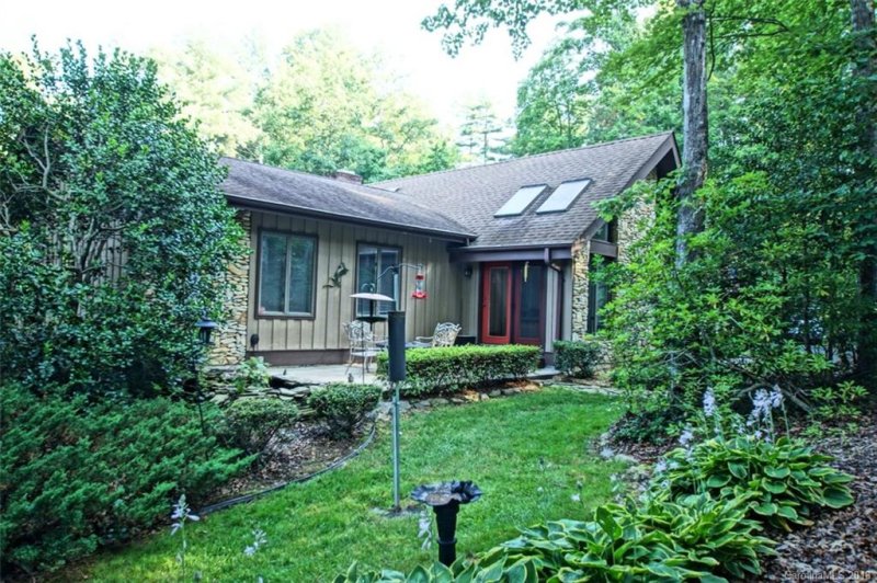 Property image 5 at 128 Larchmont Drive, Hendersonville, NC 28791