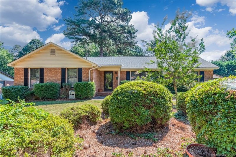 13523 Four Oaks Lane