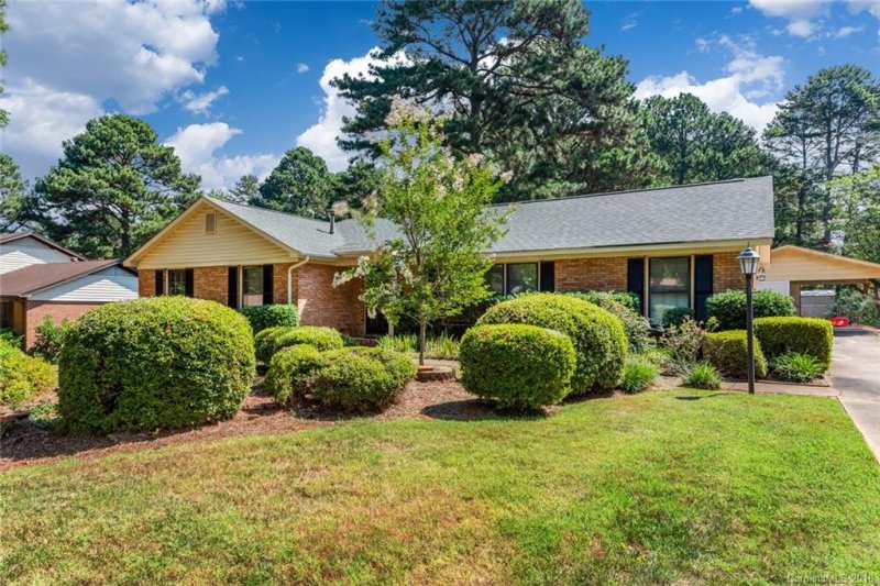 Property image 2 at 13523 Four Oaks Lane, Matthews, NC 28105