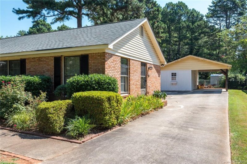 Property image 3 at 13523 Four Oaks Lane, Matthews, NC 28105