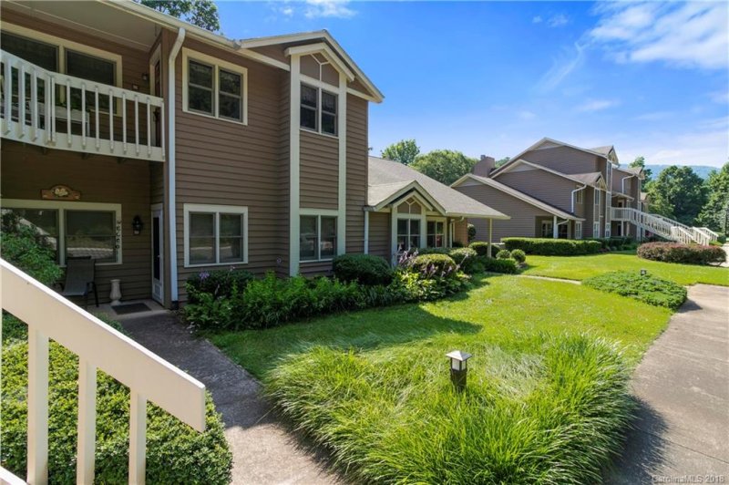 Property image 3 at 14 Willow Tree Run, Asheville, NC 28803