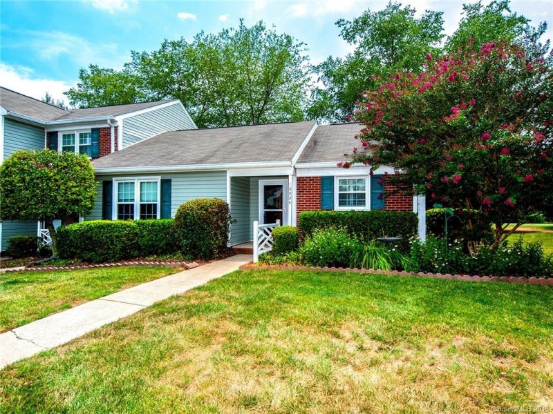 Property image 2 at 10924 Winterbourne Court, Charlotte, NC 28277