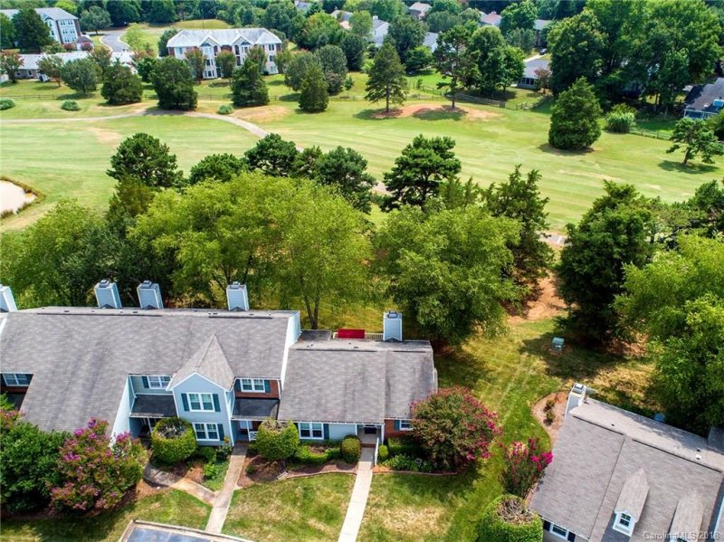 Property image 3 at 10924 Winterbourne Court, Charlotte, NC 28277