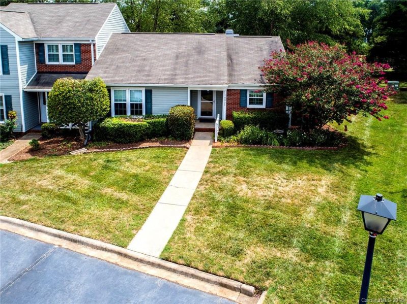 Property image 4 at 10924 Winterbourne Court, Charlotte, NC 28277