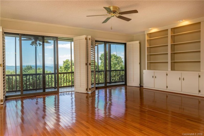 Property image 4 at 1601 Fleetwood Plaza, Hendersonville, NC 28739