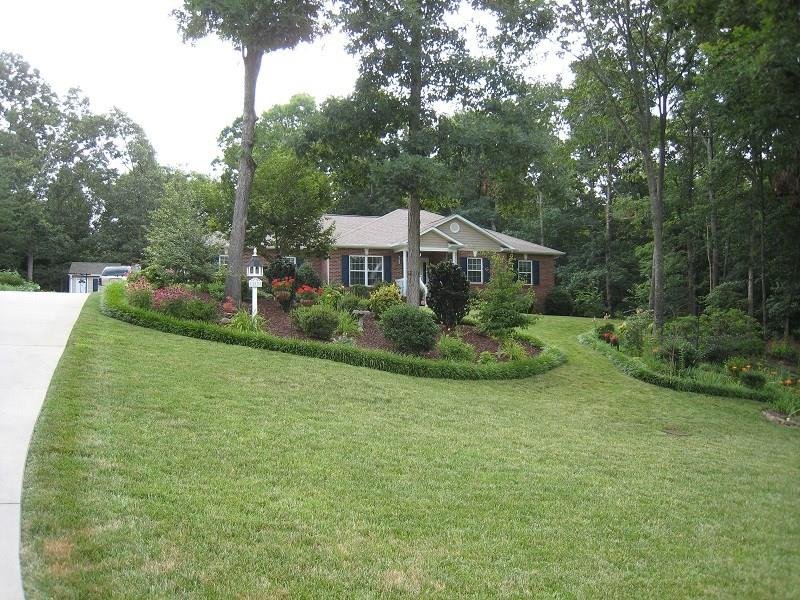 Property image 2 at 202 Laurel Court, Hildebran, NC 28637